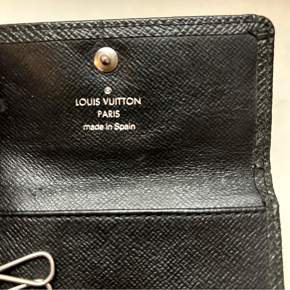 Louis Vuitton Multiclés 6 Key Holder Wallet in Black Taiga Leather EUC Authentic - Picture 8 of 12